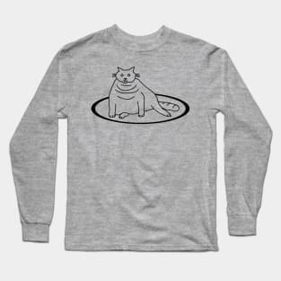 Chonk Cat on a Rug Minimal Line Long Sleeve T-Shirt